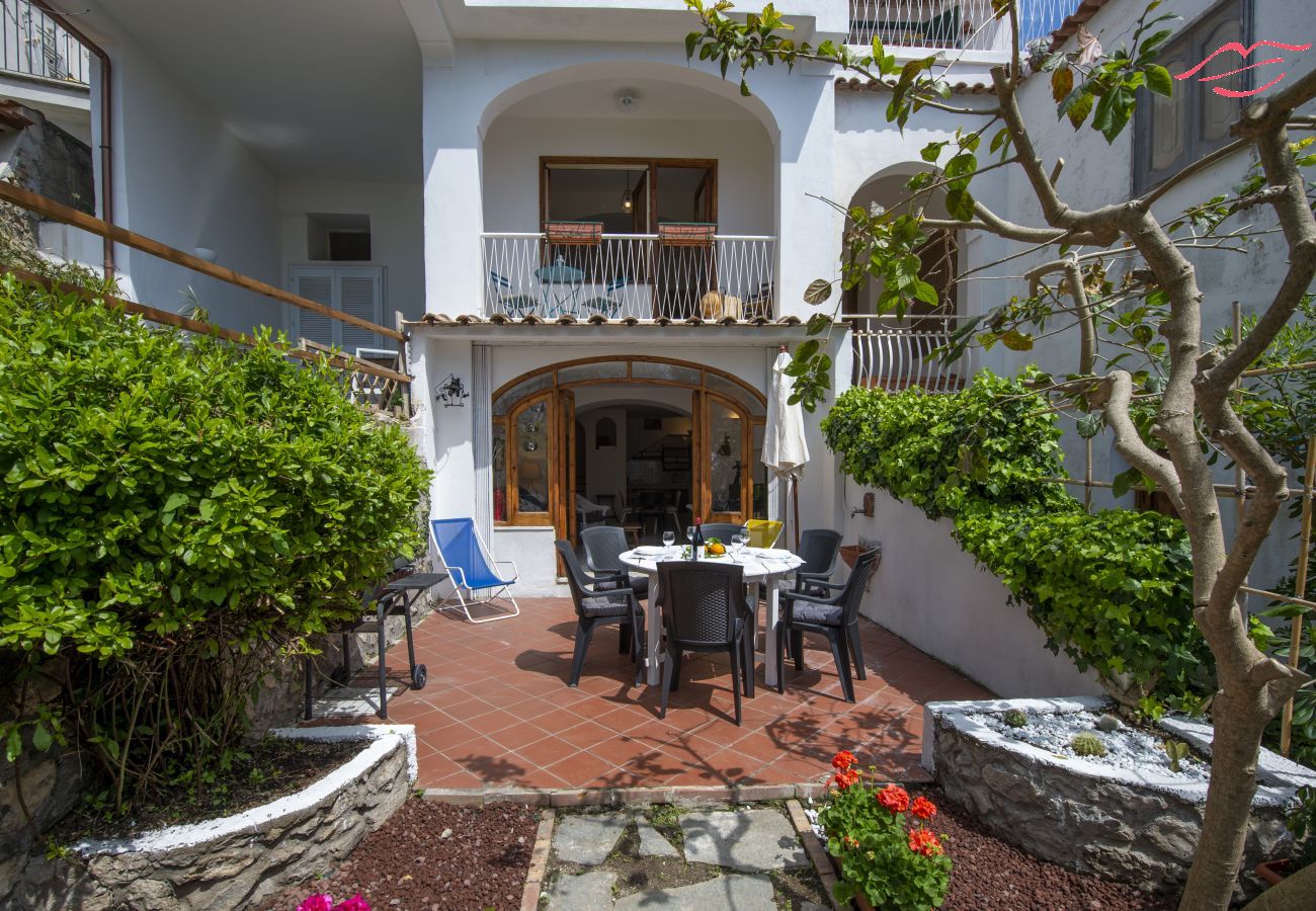 Casa en Praiano - Casa di Nonno Mario - Terraza con vistas al mar en el corazón de Praiano