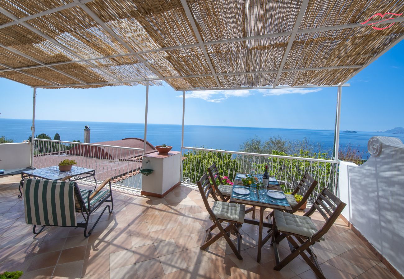 Casa en Praiano - Casa di Nonno Mario - Terraza con vistas al mar en el corazón de Praiano