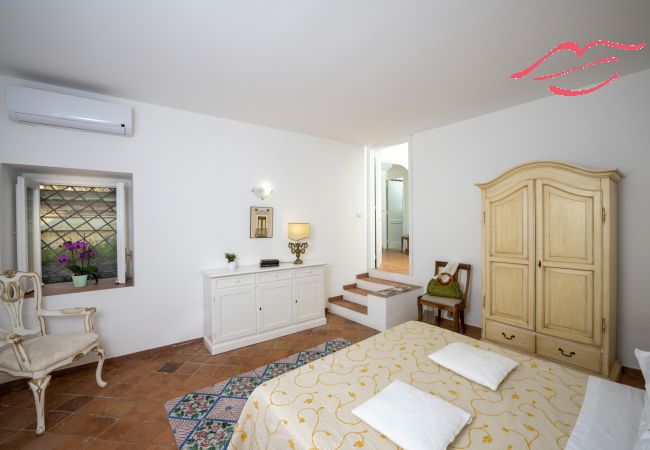 Villa à Praiano - Villa Panorama - Jardin avec vue sur la mer et le sauna Villa à Praiano - Villa Panorama - Jardin avec vue sur la mer et le sauna