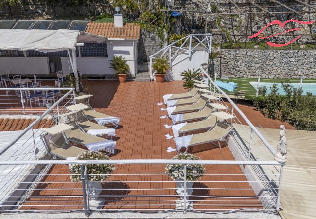 Villa à Pogerola - Villa Gioiello - Piscine vue sur la mer avec chromothérapie Villa à Pogerola - Villa Gioiello - Piscine vue sur la mer avec chromothérapie