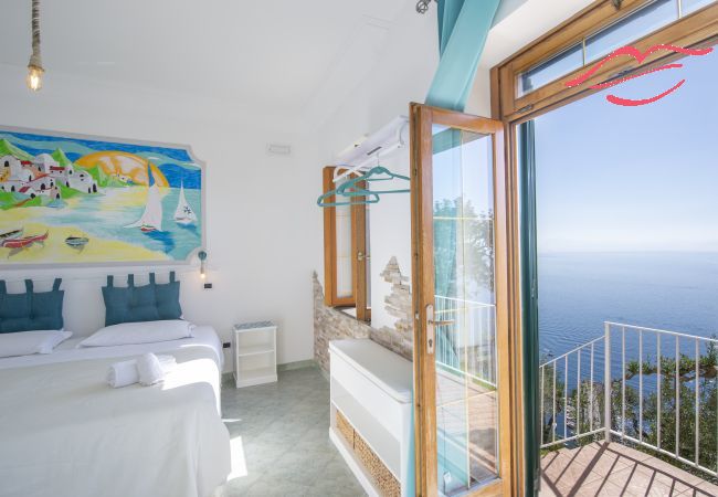 Villa à Pogerola - Villa Gioiello - Piscine vue sur la mer avec chromothérapie Villa à Pogerola - Villa Gioiello - Piscine vue sur la mer avec chromothérapie