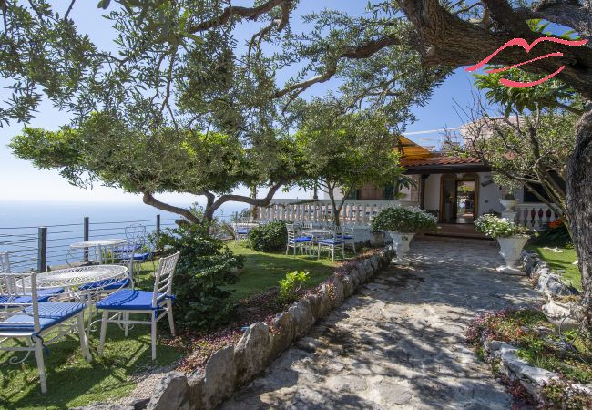 Villa à Pogerola - Villa Gioiello - Piscine vue sur la mer avec chromothérapie Villa à Pogerola - Villa Gioiello - Piscine vue sur la mer avec chromothérapie