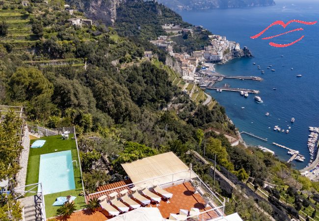 Villa à Pogerola - Villa Gioiello - Piscine vue sur la mer avec chromothérapie Villa à Pogerola - Villa Gioiello - Piscine vue sur la mer avec chromothérapie