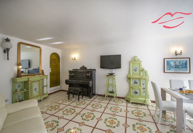 Villa à Praiano - Villa Albatros - Superbe villa de 2 étages pour les grands groupes! Villa à Praiano - Villa Albatros - Superbe villa de 2 étages pour les grands groupes!