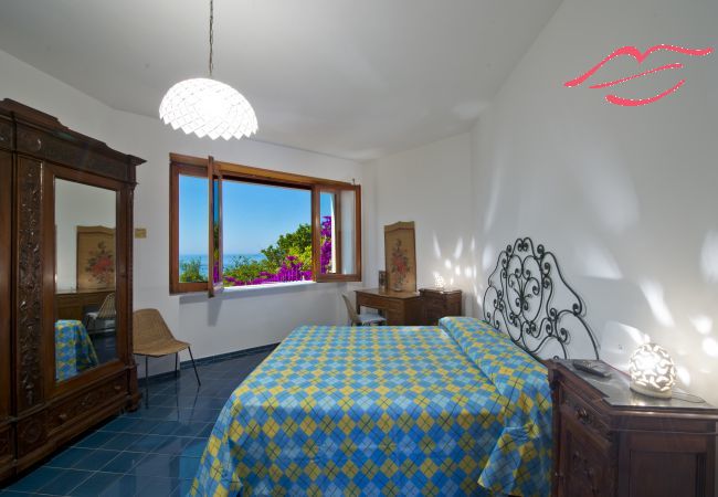 Villa à Praiano - Villa Albatros - Superbe villa de 2 étages pour les grands groupes! Villa à Praiano - Villa Albatros - Superbe villa de 2 étages pour les grands groupes!