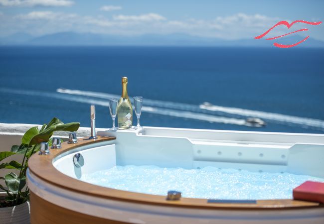 Villa à Praiano - Villa Albatros - Superbe villa de 2 étages pour les grands groupes! Villa à Praiano - Villa Albatros - Superbe villa de 2 étages pour les grands groupes!