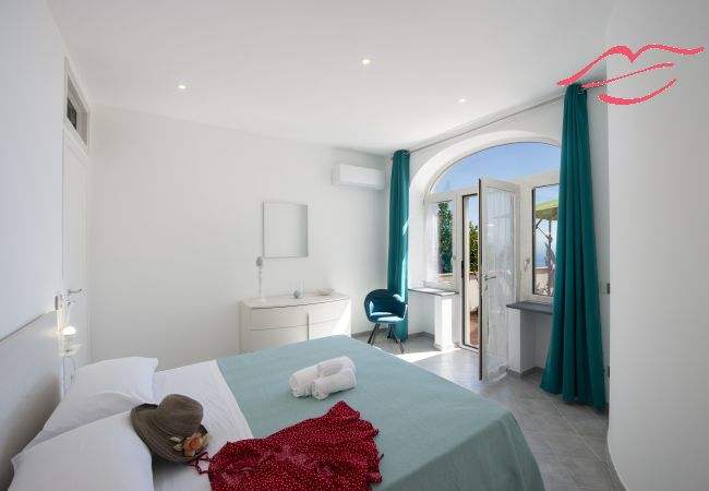 Villa à Praiano - Villa Ecuba - Villa pour groupes dans une position stratégique Villa à Praiano - Villa Ecuba - Villa pour groupes dans une position stratégique