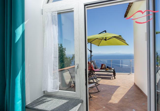 Villa à Praiano - Villa Ecuba - Villa pour groupes dans une position stratégique Villa à Praiano - Villa Ecuba - Villa pour groupes dans une position stratégique