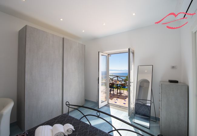 Villa à Praiano - Villa Ecuba - Villa pour groupes dans une position stratégique Villa à Praiano - Villa Ecuba - Villa pour groupes dans une position stratégique