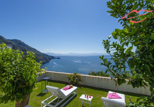 Villa à Praiano - Villa Ecuba - Villa pour groupes dans une position stratégique Villa à Praiano - Villa Ecuba - Villa pour groupes dans une position stratégique