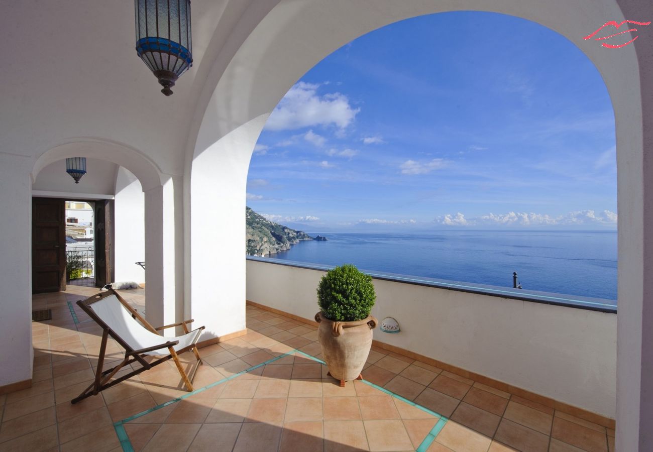 Maison à Praiano - Casa Elena - Dans le centre de Praiano, parking et bain à remous panoramique