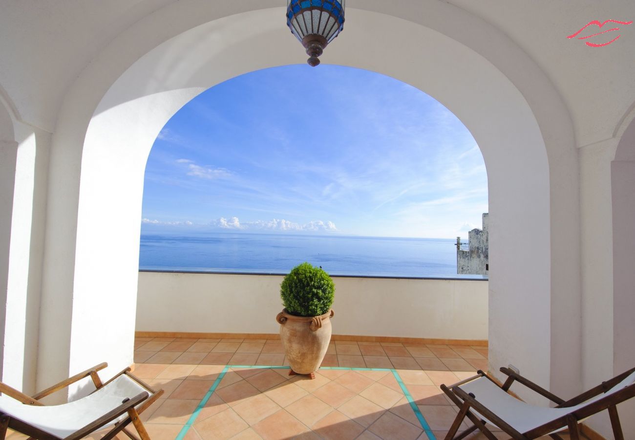 Maison à Praiano - Casa Elena - Dans le centre de Praiano, parking et bain à remous panoramique