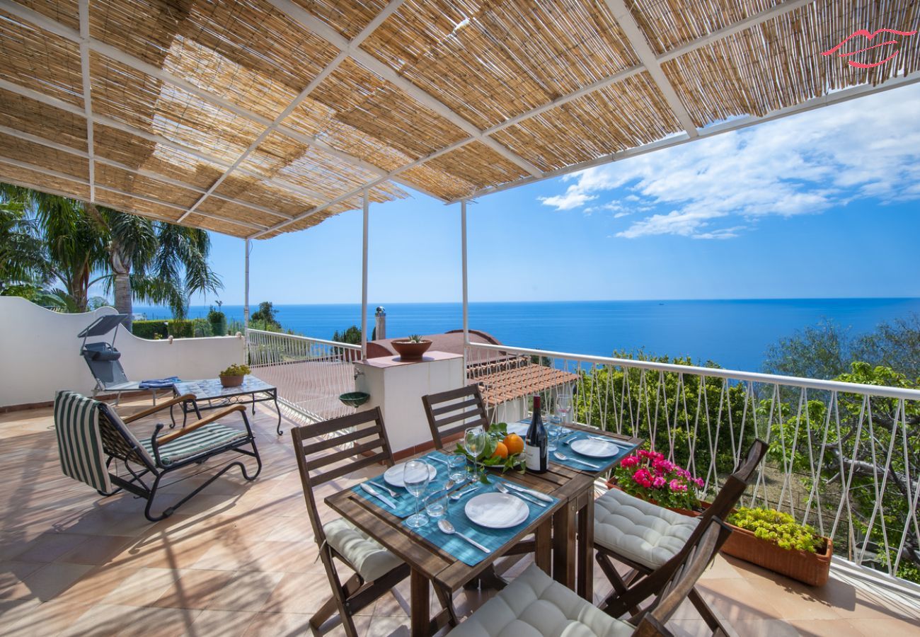 Maison à Praiano - Casa di Nonno Mario - Terrasse avec vue sur la mer, au coeur de Praiano