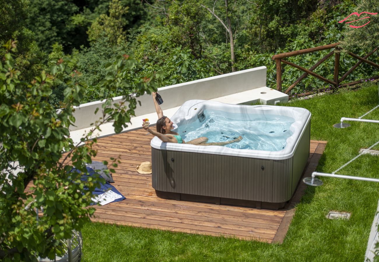 Villa à Amalfi - Villa Donna Rachele - Jacuzzi vue mer et Parking Gratuit Villa à Amalfi - Villa Donna Rachele - Jacuzzi vue mer et Parking Gratuit