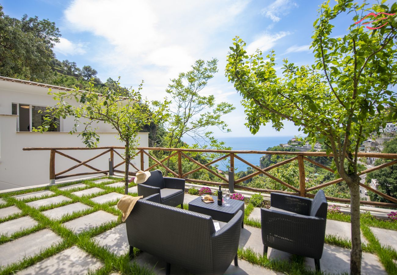 Villa à Amalfi - Villa Donna Rachele - Jacuzzi vue mer et Parking Gratuit Villa à Amalfi - Villa Donna Rachele - Jacuzzi vue mer et Parking Gratuit