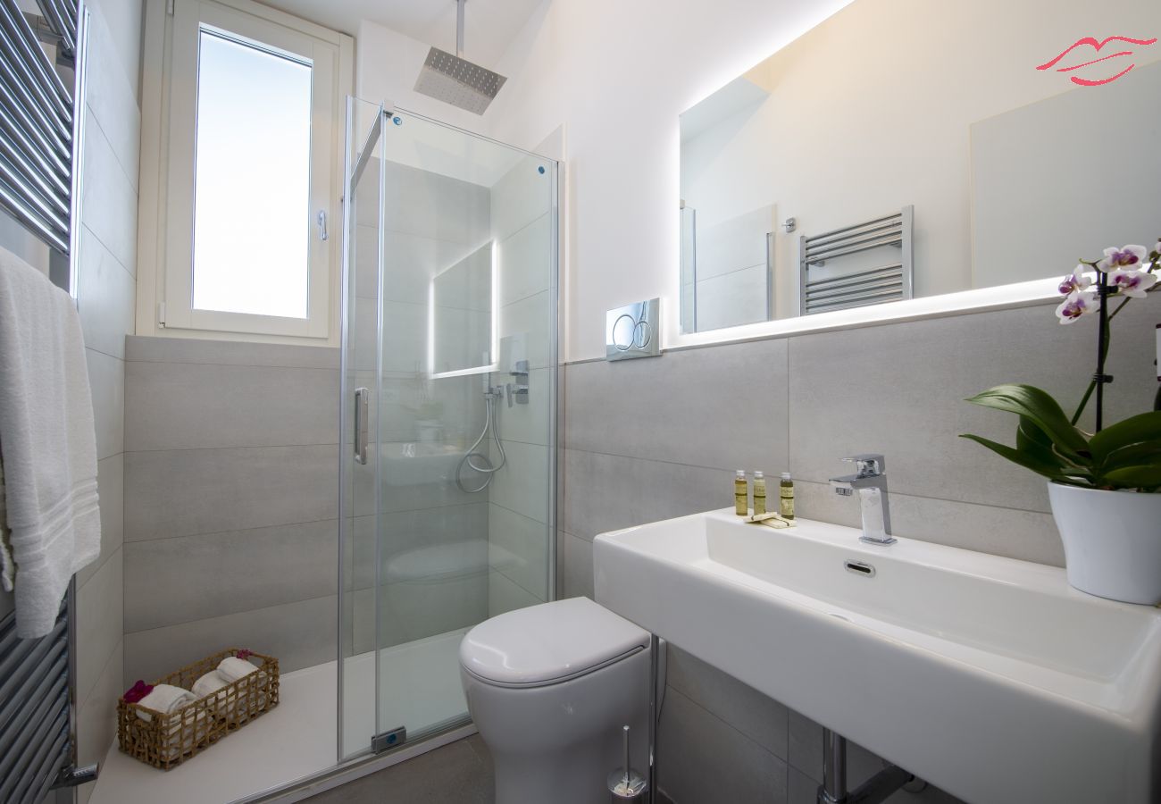 Villa à Amalfi - Villa Donna Rachele - Jacuzzi vue mer et Parking Gratuit Villa à Amalfi - Villa Donna Rachele - Jacuzzi vue mer et Parking Gratuit