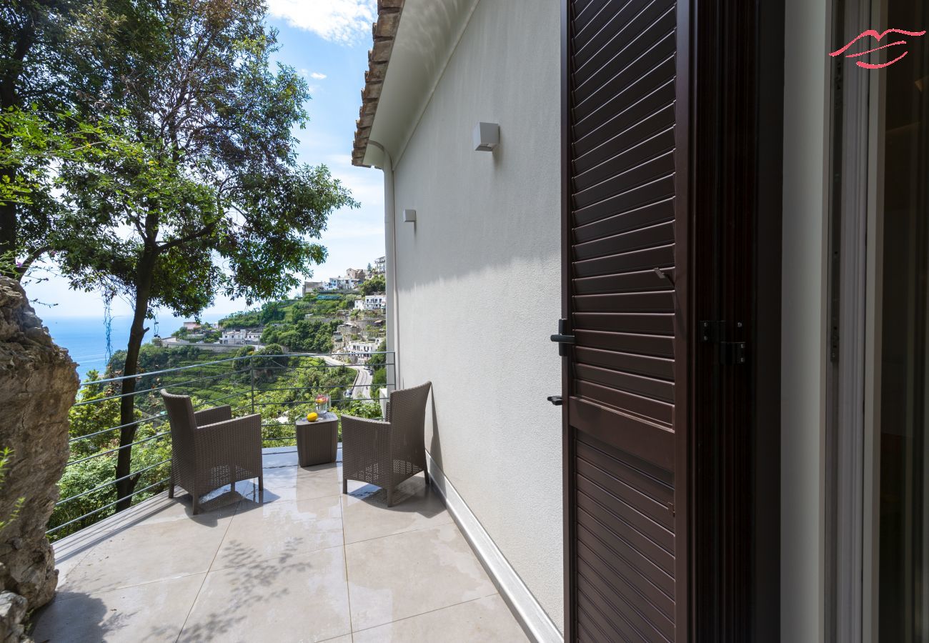 Villa à Amalfi - Villa Donna Rachele - Jacuzzi vue mer et Parking Gratuit Villa à Amalfi - Villa Donna Rachele - Jacuzzi vue mer et Parking Gratuit
