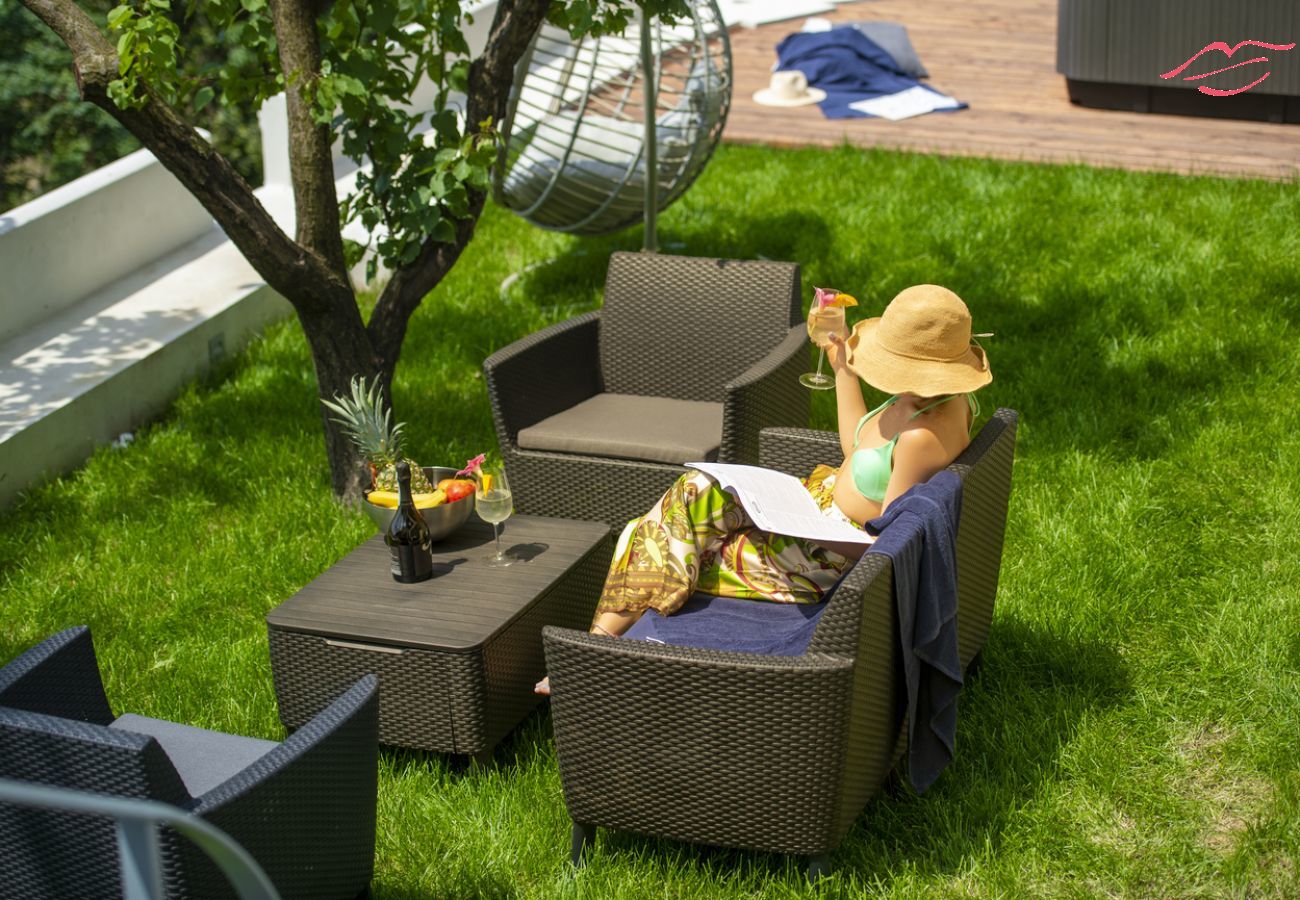Villa à Amalfi - Villa Donna Rachele - Jacuzzi vue mer et Parking Gratuit Villa à Amalfi - Villa Donna Rachele - Jacuzzi vue mer et Parking Gratuit