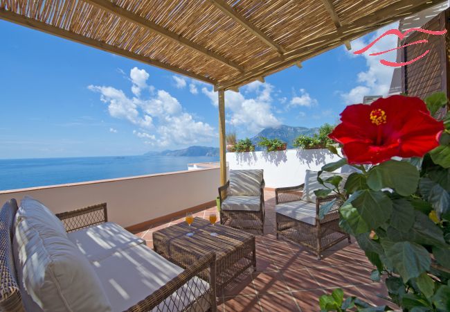 Casa a Praiano - Casa Sunset - Terrazza panoramica con vista su Positano e Capri  Casa a Praiano - Casa Sunset - Terrazza panoramica con vista su Positano e Capri