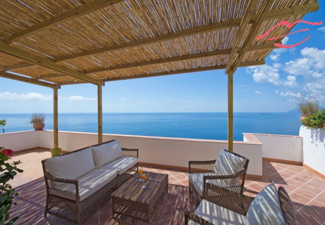 Casa a Praiano - Casa Sunset - Terrazza panoramica con vista su Positano e Capri 