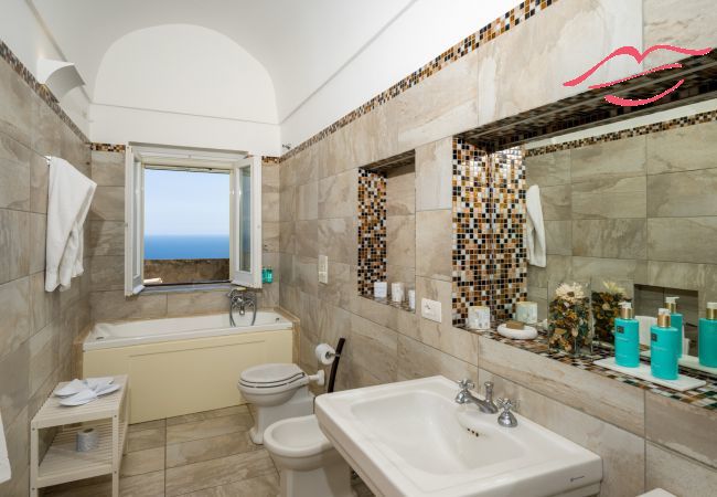 Villa a Praiano - Villa Panorama - Giardino vista sul mare e Sauna  Villa a Praiano - Villa Panorama - Giardino vista sul mare e Sauna