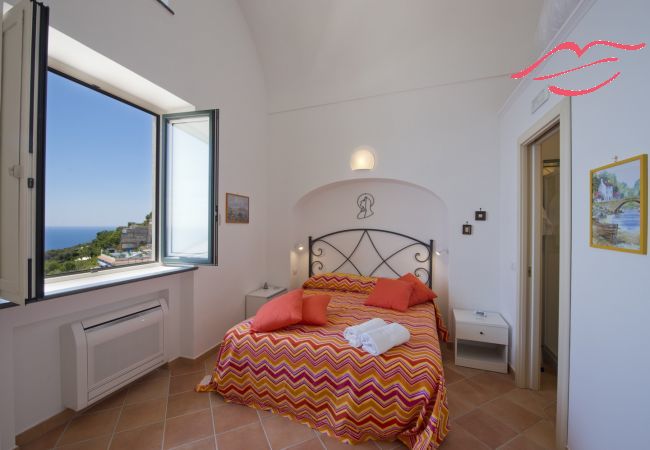 Villa a Praiano - Casa Giorgia - Villa panoramica esclusiva nel cuore di Praiano Villa a Praiano - Casa Giorgia - Villa panoramica esclusiva nel cuore di Praiano