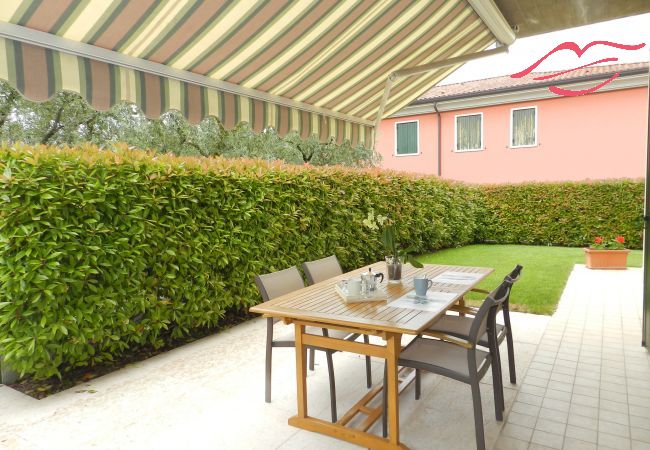Appartamento a Lazise - Regarda - moderno trilocale Promenade a Lazise con giardino e piscina