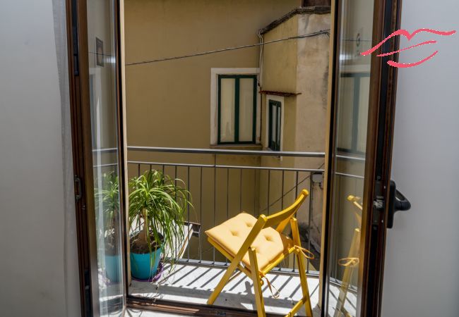 Appartamento a Sorrento - Casa Cristina: yellow apartment