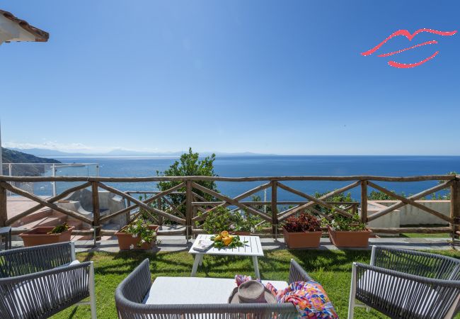 Casa a Praiano - Villa Euriclea - L'eleganza mediterranea nel cuore di Praiano Casa a Praiano - Villa Euriclea - L'eleganza mediterranea nel cuore di Praiano