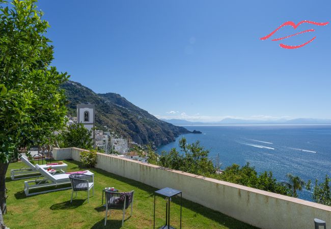 Casa a Praiano - Villa Euriclea - L'eleganza mediterranea nel cuore di Praiano Casa a Praiano - Villa Euriclea - L'eleganza mediterranea nel cuore di Praiano