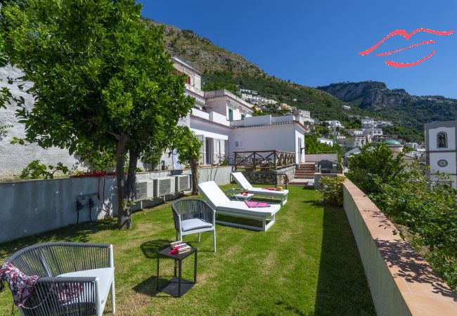 Casa a Praiano - Villa Euriclea - L'eleganza mediterranea nel cuore di Praiano Casa a Praiano - Villa Euriclea - L'eleganza mediterranea nel cuore di Praiano