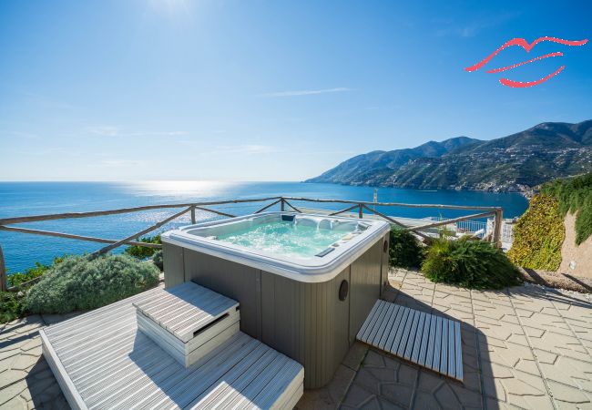 Villa a Maiori - Luxury Villa Vittoria- Villa con giardino, piscina e jacuzzi vista mare 