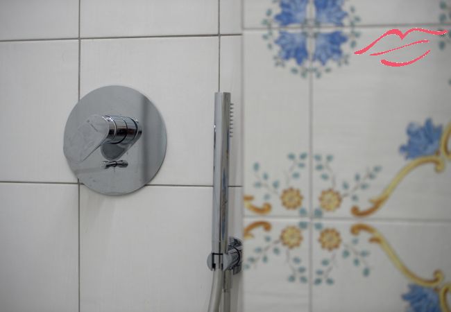 Appartamento a Maiori - Suite Nerano - Nel centro di Maiori, a due passi dal mare Appartamento a Maiori - Suite Nerano - Nel centro di Maiori, a due passi dal mare