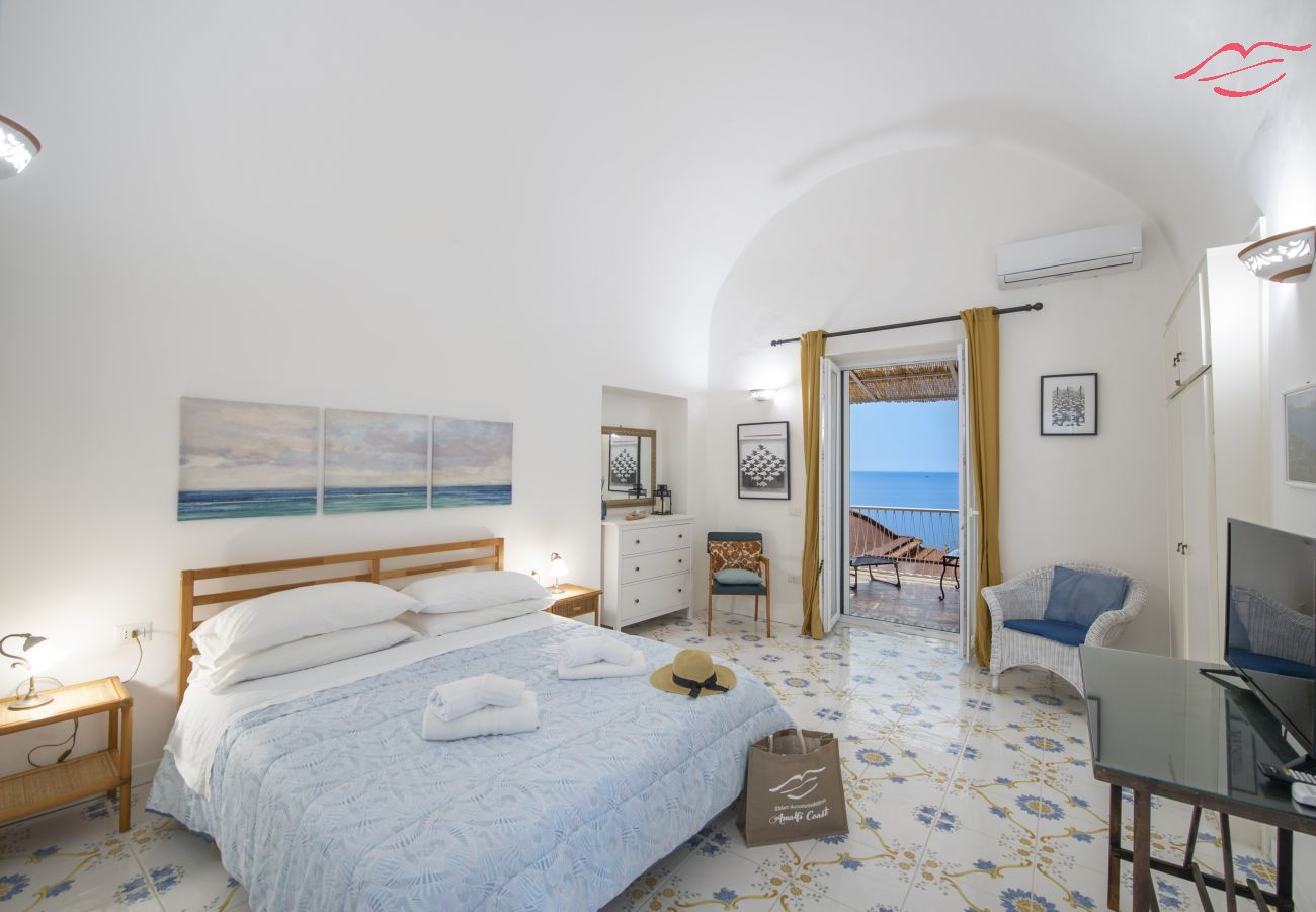 Casa a Praiano - Casa di Nonno Mario - Terrazza vista mare, nel cuore di Praiano