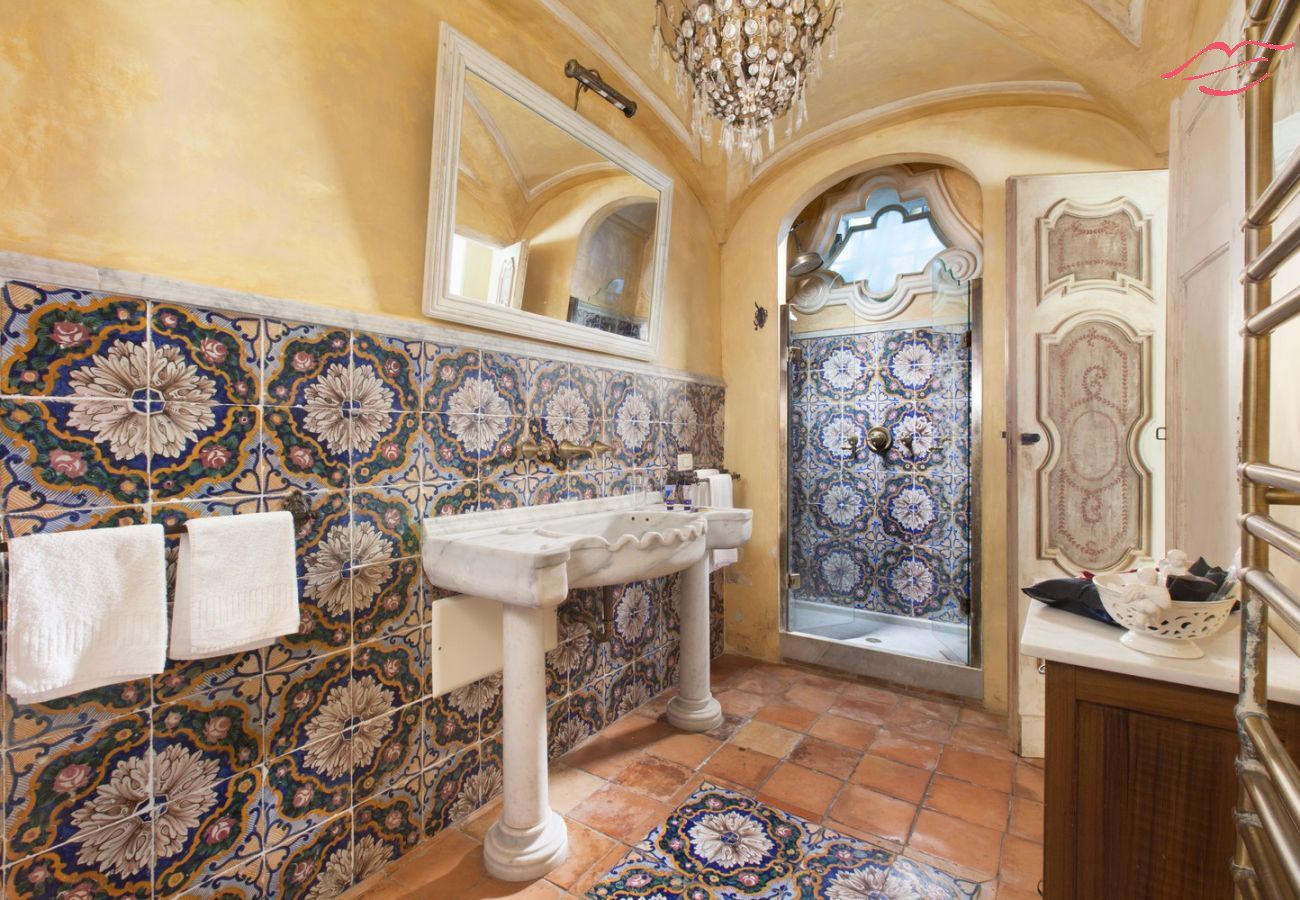 Casa a Positano - Estate4home - Palazzo Crocione  Casa a Positano - Estate4home - Palazzo Crocione