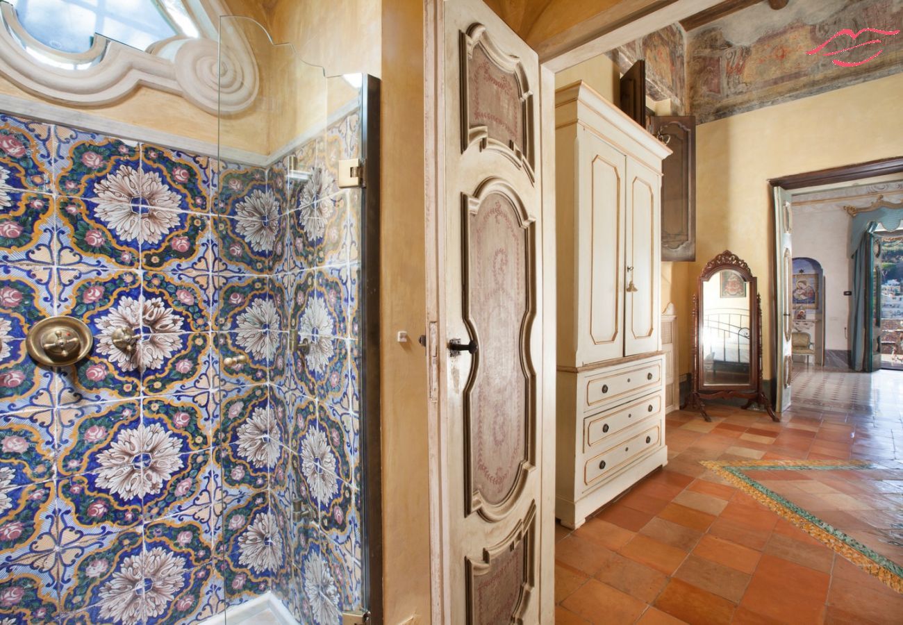 Casa a Positano - Estate4home - Palazzo Crocione  Casa a Positano - Estate4home - Palazzo Crocione