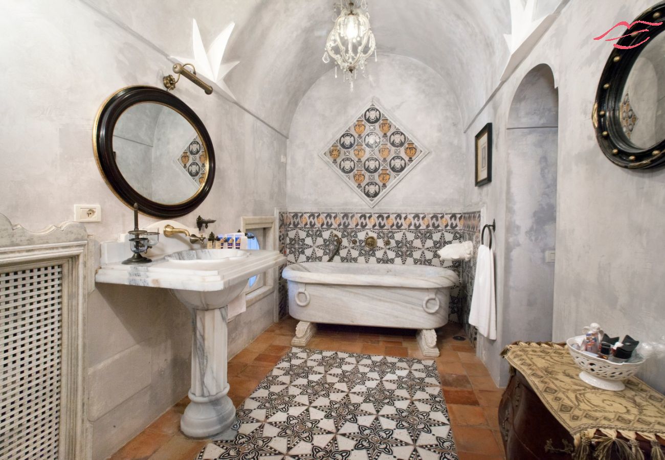 Casa a Positano - Estate4home - Palazzo Crocione  Casa a Positano - Estate4home - Palazzo Crocione