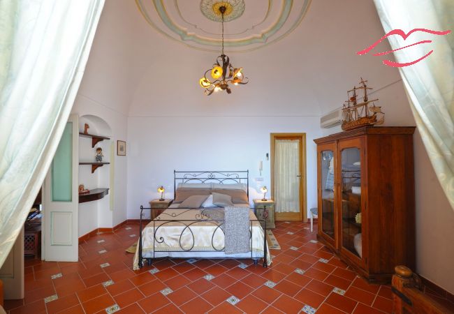 House in Praiano - Casa Elena - In the center of Praiano, Parking & Panoramic Hot tub House in Praiano - Casa Elena - In the center of Praiano, Parking & Panoramic Hot tub