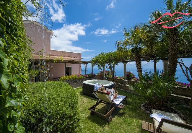 House in Praiano - Casale Fralisa - Marvelous terrace and hot tub with sea view House in Praiano - Casale Fralisa - Marvelous terrace and hot tub with sea view