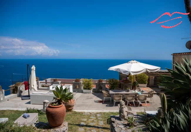 Villa in Praiano - Villa Panorama - Garden overlooking the sea and Sauna Villa in Praiano - Villa Panorama - Garden overlooking the sea and Sauna