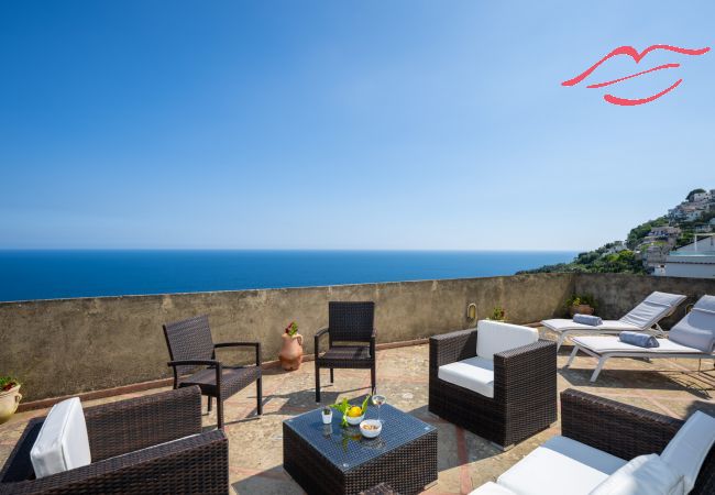 Villa in Praiano - Villa Panorama - Garden overlooking the sea and Sauna Villa in Praiano - Villa Panorama - Garden overlooking the sea and Sauna