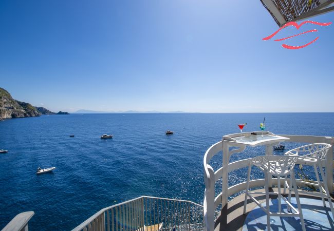 Rent by room in Praiano - Romantic Room - A Rockside Escape Rent by room in Praiano - Romantic Room - A Rockside Escape