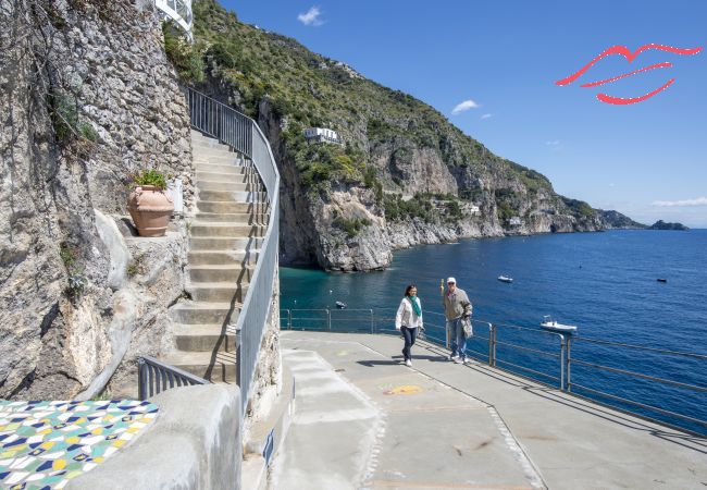 Rent by room in Praiano - Romantic Room - A Rockside Escape Rent by room in Praiano - Romantic Room - A Rockside Escape