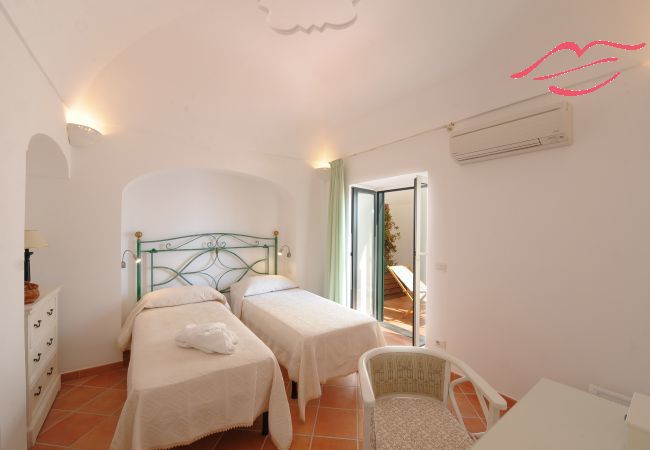 Villa in Praiano - Casa Alessia - Big terrace on the sea, ideal for large families Villa in Praiano - Casa Alessia - Big terrace on the sea, ideal for large families