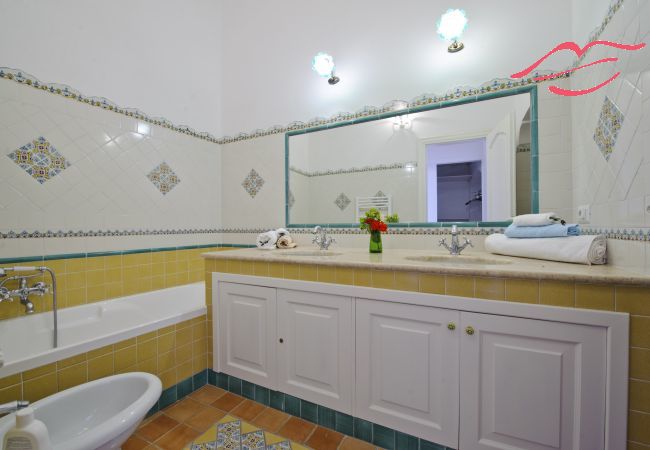 Villa in Praiano - Casa Alessia - Big terrace on the sea, ideal for large families Villa in Praiano - Casa Alessia - Big terrace on the sea, ideal for large families