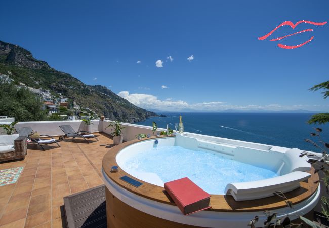 Villa in Praiano - Villa Albatros - Stunning 2 floors Villa for large groups! Villa in Praiano - Villa Albatros - Stunning 2 floors Villa for large groups!