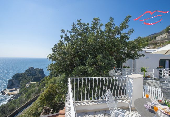 Apartment in Conca dei Marini - Casa Giovannina - charming fisherman's house with stunning views Apartment in Conca dei Marini - Casa Giovannina - charming fisherman's house with stunning views
