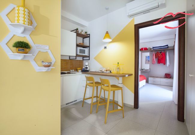 Apartment in Sorrento - Casa Cristina: yellow apartment
