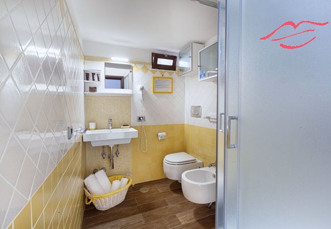 Apartment in Sorrento - Casa Cristina: yellow apartment