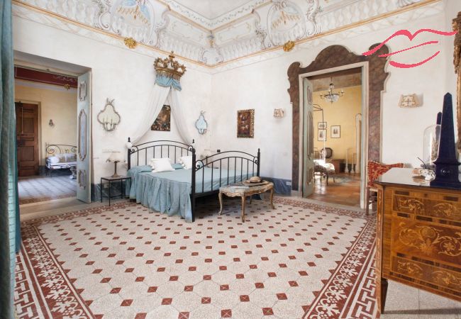 House in Positano - Estate4home - Palazzo Crocione  House in Positano - Estate4home - Palazzo Crocione